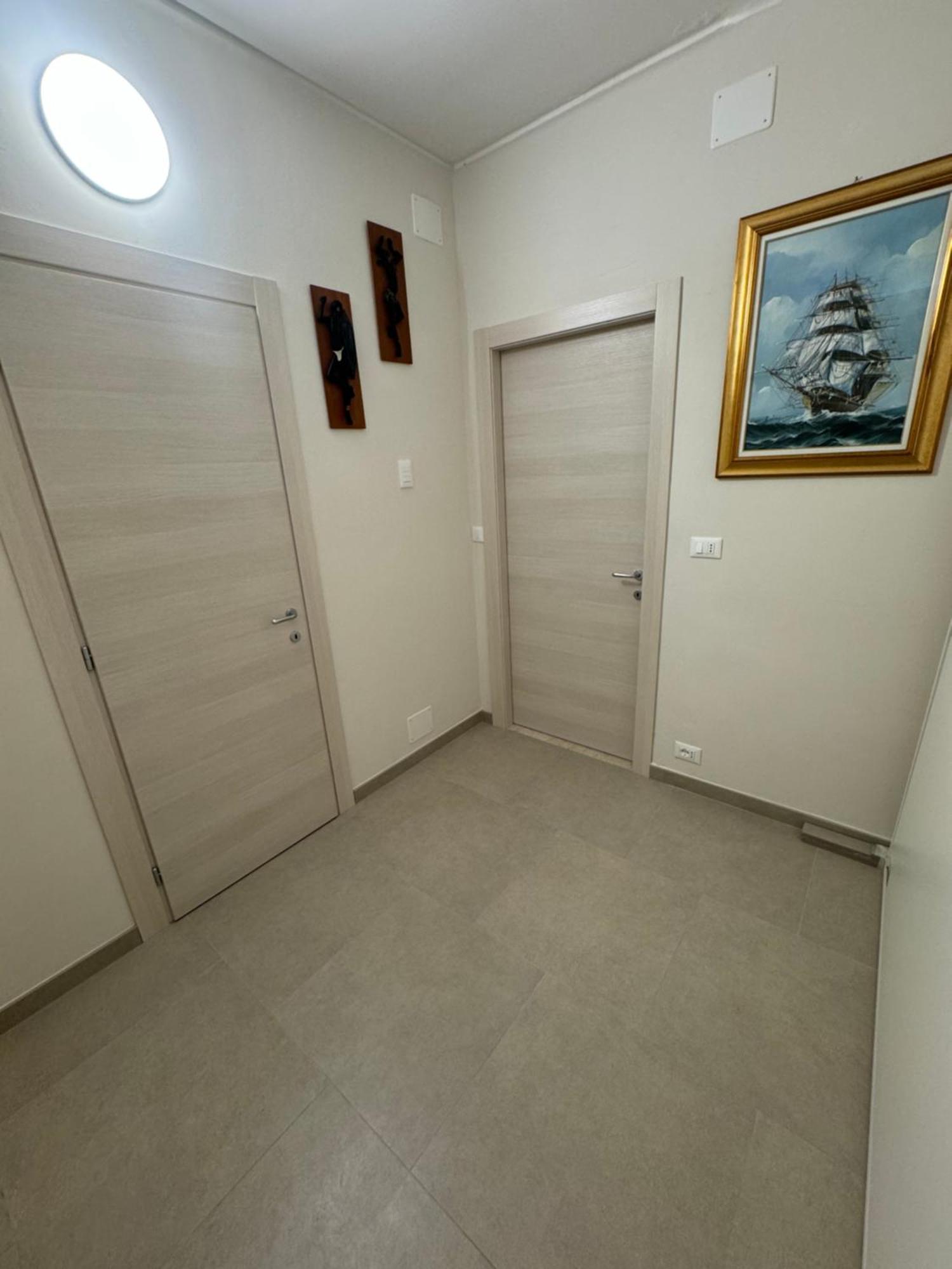 Tirrenia Beach House - Sea Front With Private Beach 圣雷默 外观 照片